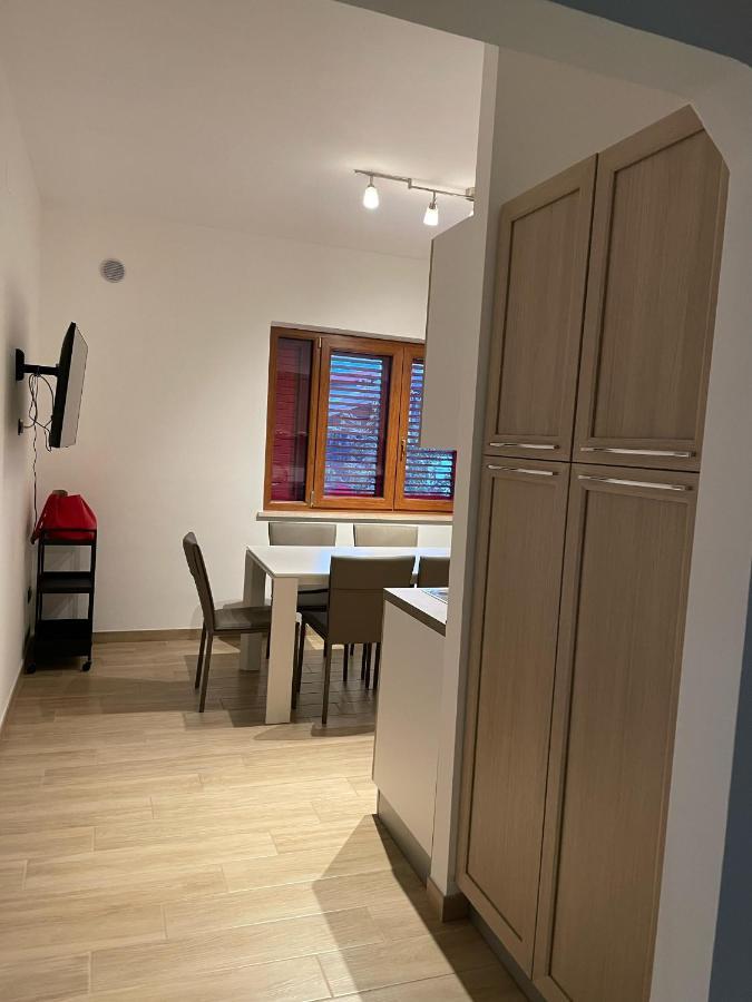 Marta'S Apartment Рокказаро Экстерьер фото