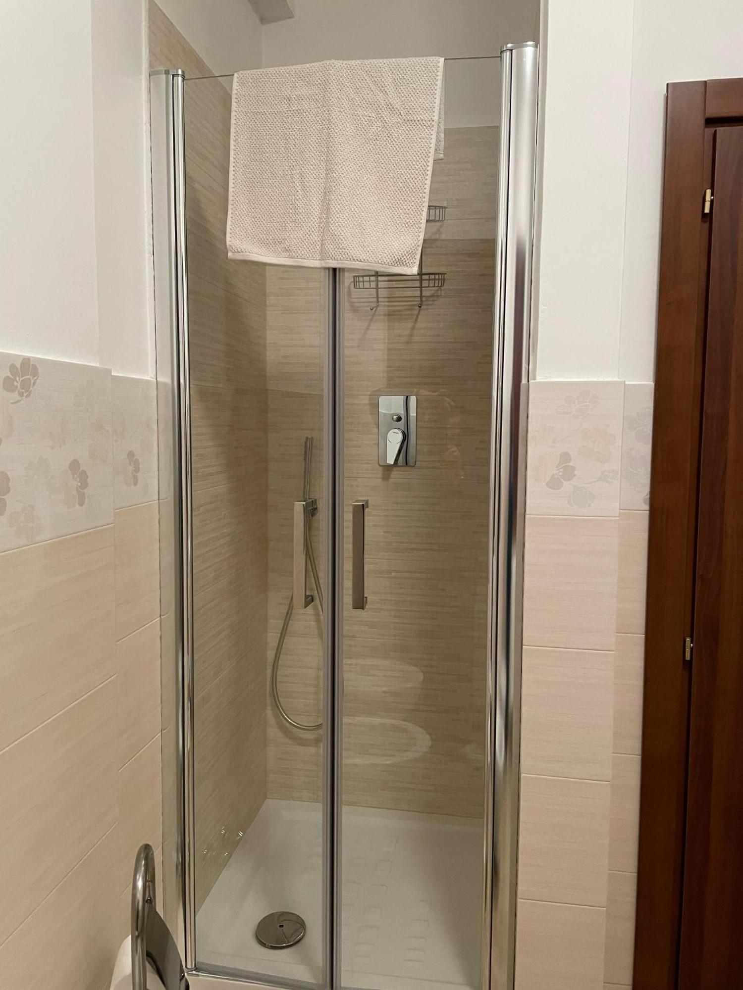 Marta'S Apartment Рокказаро Экстерьер фото